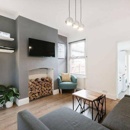 Cambridge House - Modern 2 Bedroom House, Close To Luton Airport & Town Centre Ngoại thất bức ảnh