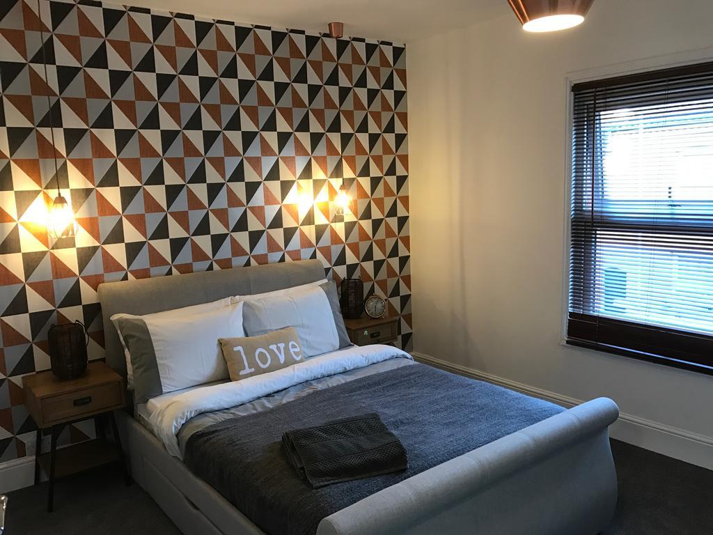 Cambridge House - Modern 2 Bedroom House, Close To Luton Airport & Town Centre Ngoại thất bức ảnh