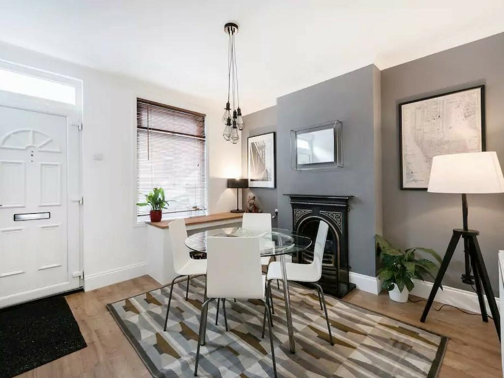 Cambridge House - Modern 2 Bedroom House, Close To Luton Airport & Town Centre Ngoại thất bức ảnh